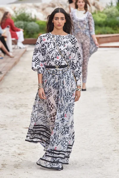 Look 22